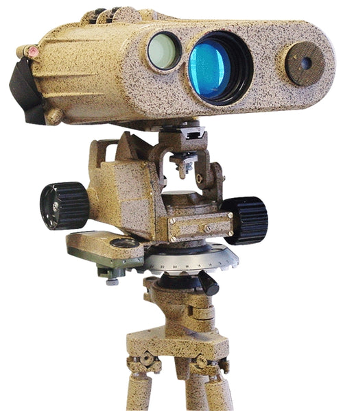 Laser rangefinder measuring long distances with high precision optics